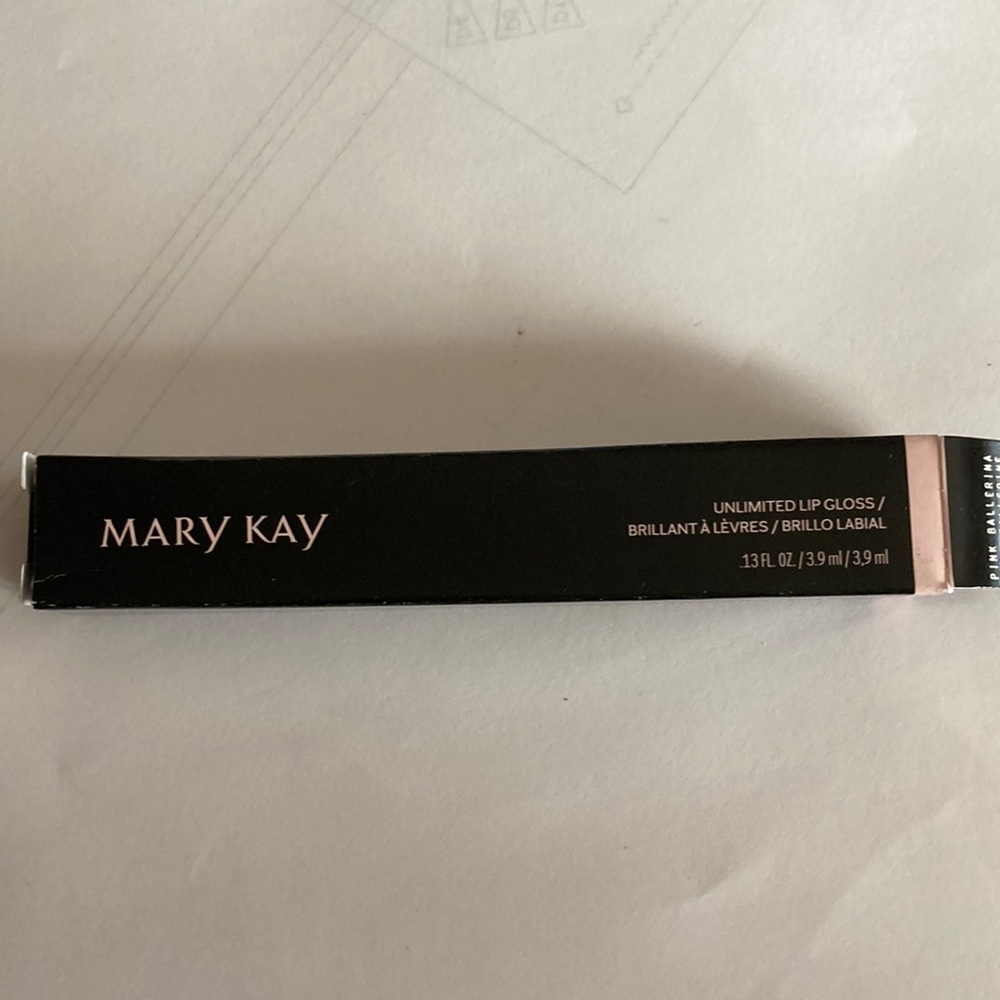 Mary Kay unlimited lip gloss in pink ballerina